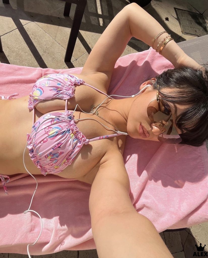 konyaescort-79-825x1024 Konya Karatay Escort Bayan