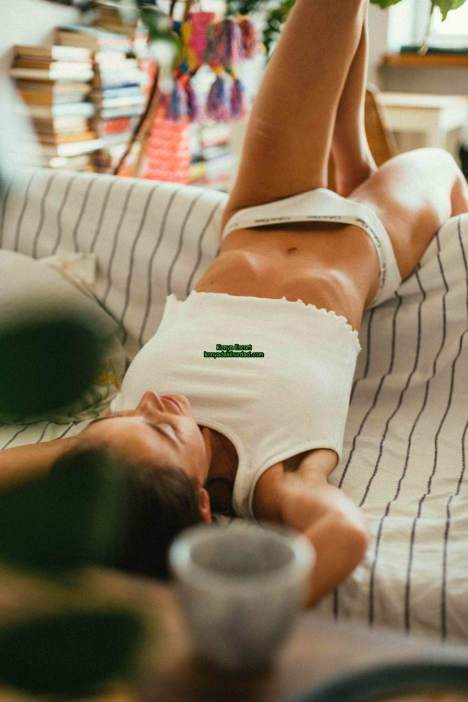 konyaescort-16-683x1024 Konya Escort Miranda İster Otel İsterseniz Eve Gelir